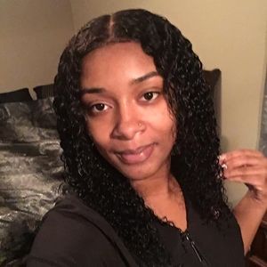 Meet your Posher, Brittney